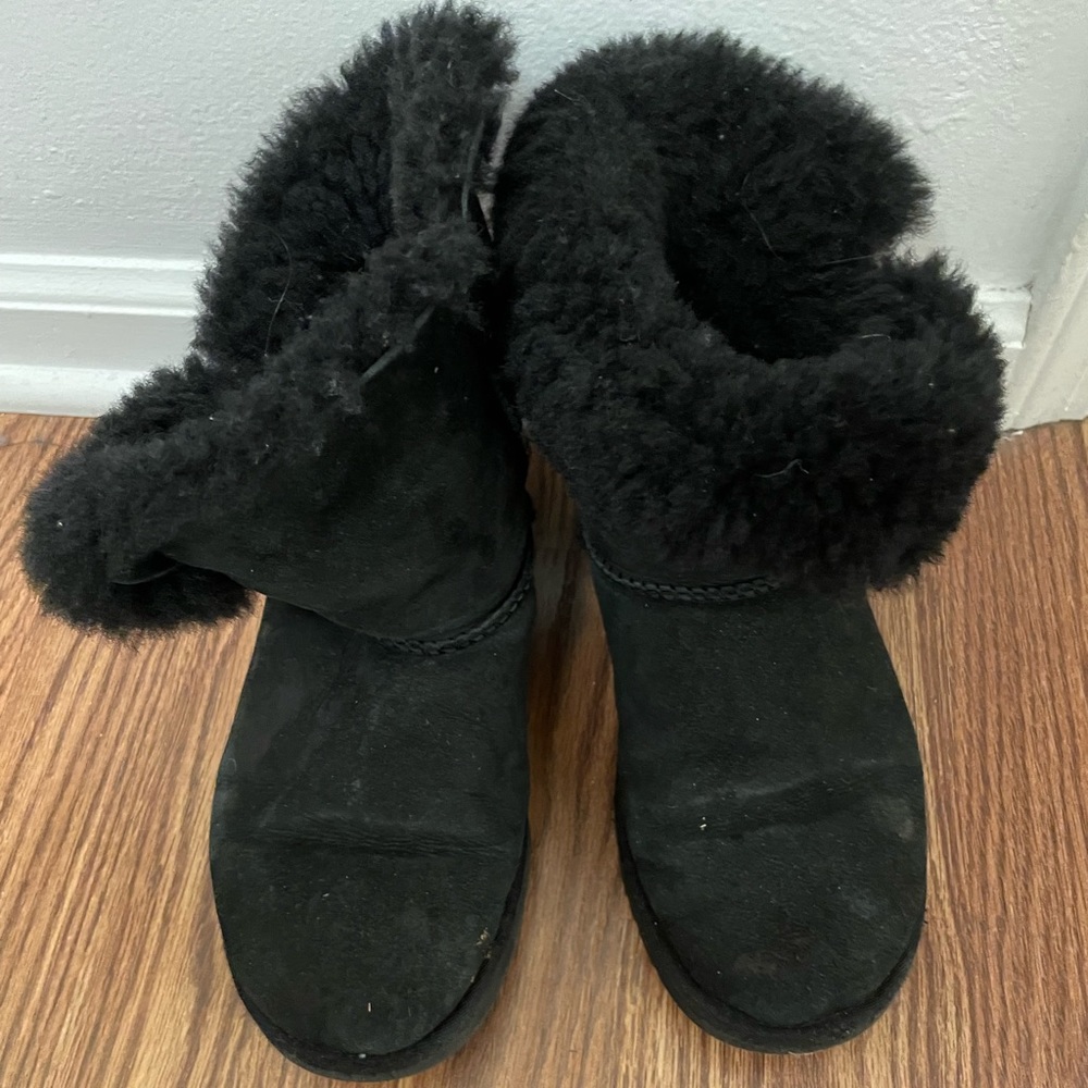 Ugg Bailey Boots in black size 8
